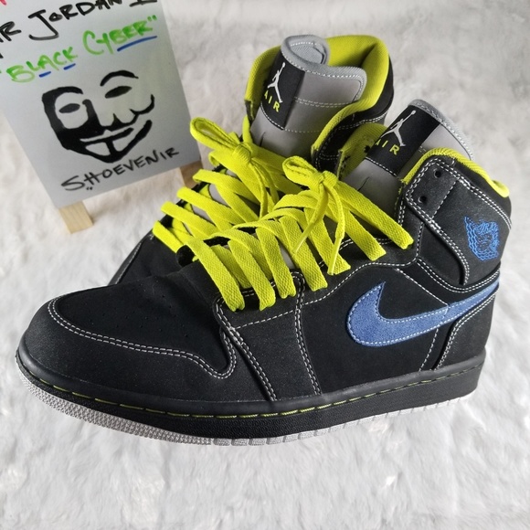 Air Jordan Retro 1 - Black Cyber - Picture 4 of 8